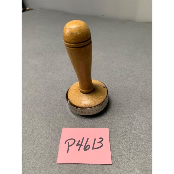 Vintage Queen Sock Darner Wood 4.5 Inches with Metal Band - Picture 6 of 6